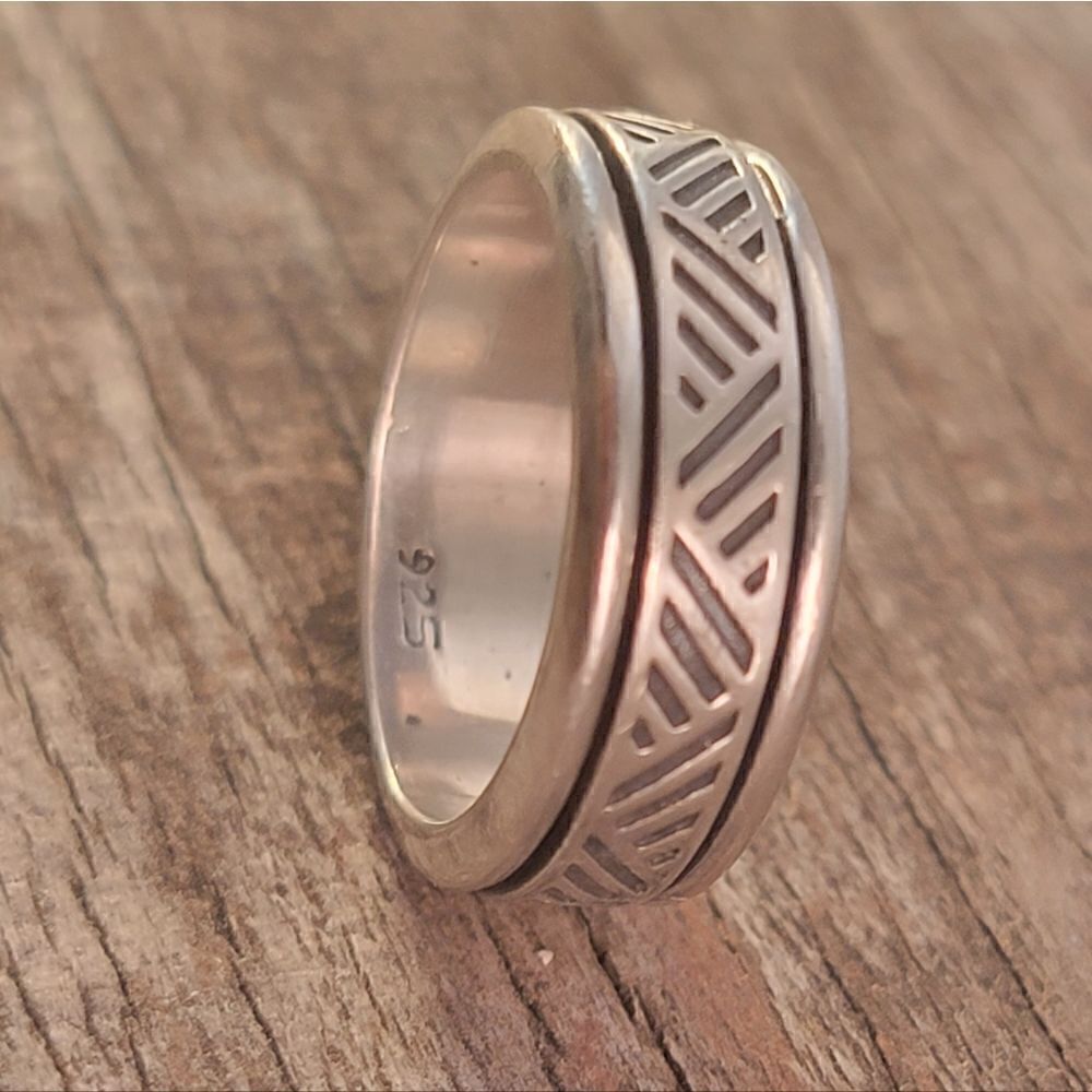 Vintage Sterling Silver Spinner Ring With Decorative Black Antiquing Sz 8 - Picture 3 of 8